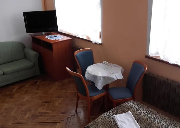 Ukazika Ośrodek wypoczynkowy *